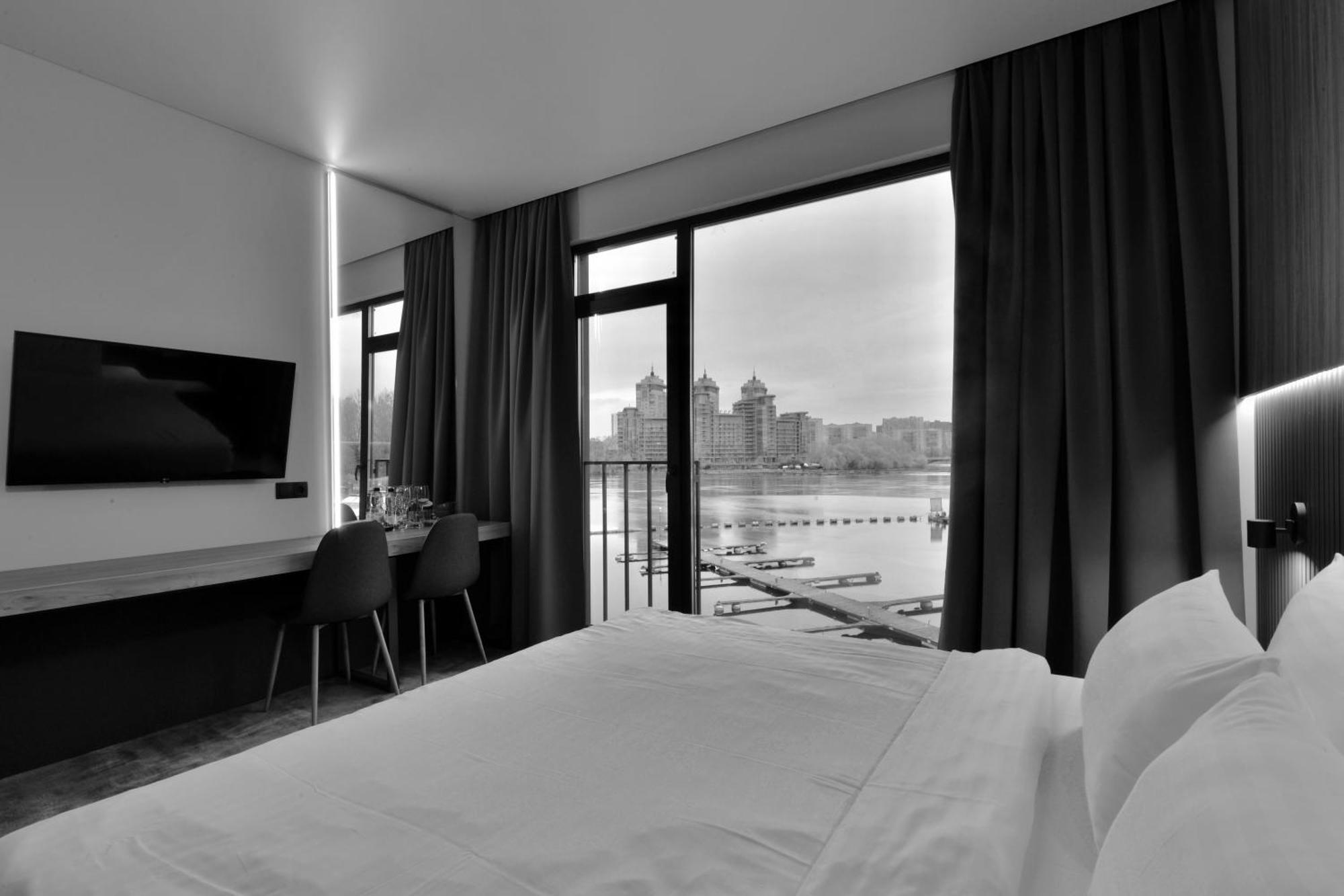 Hotel Fregat Kiev Bagian luar foto